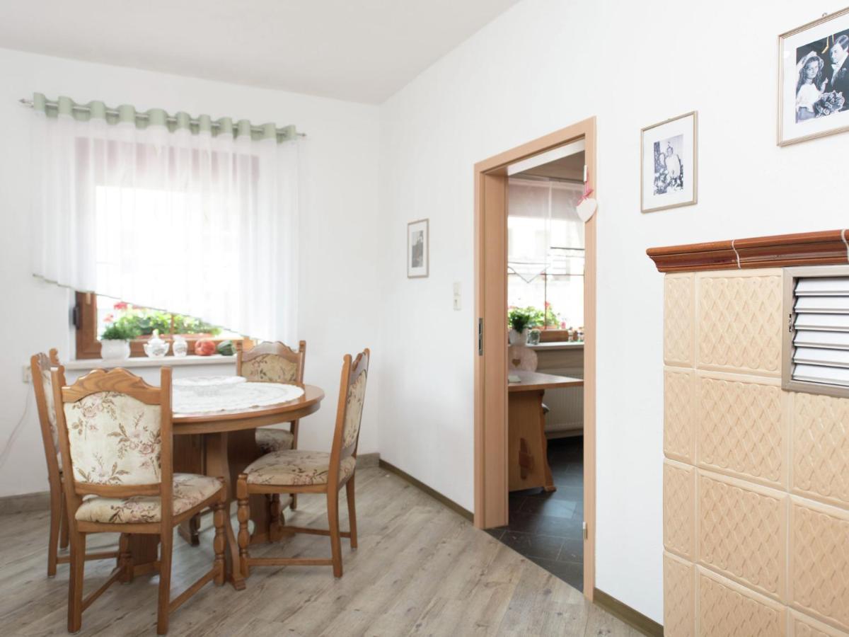 Cozy Apartment In Ore Mountains With Balcony Breitenbrunn  Room photo